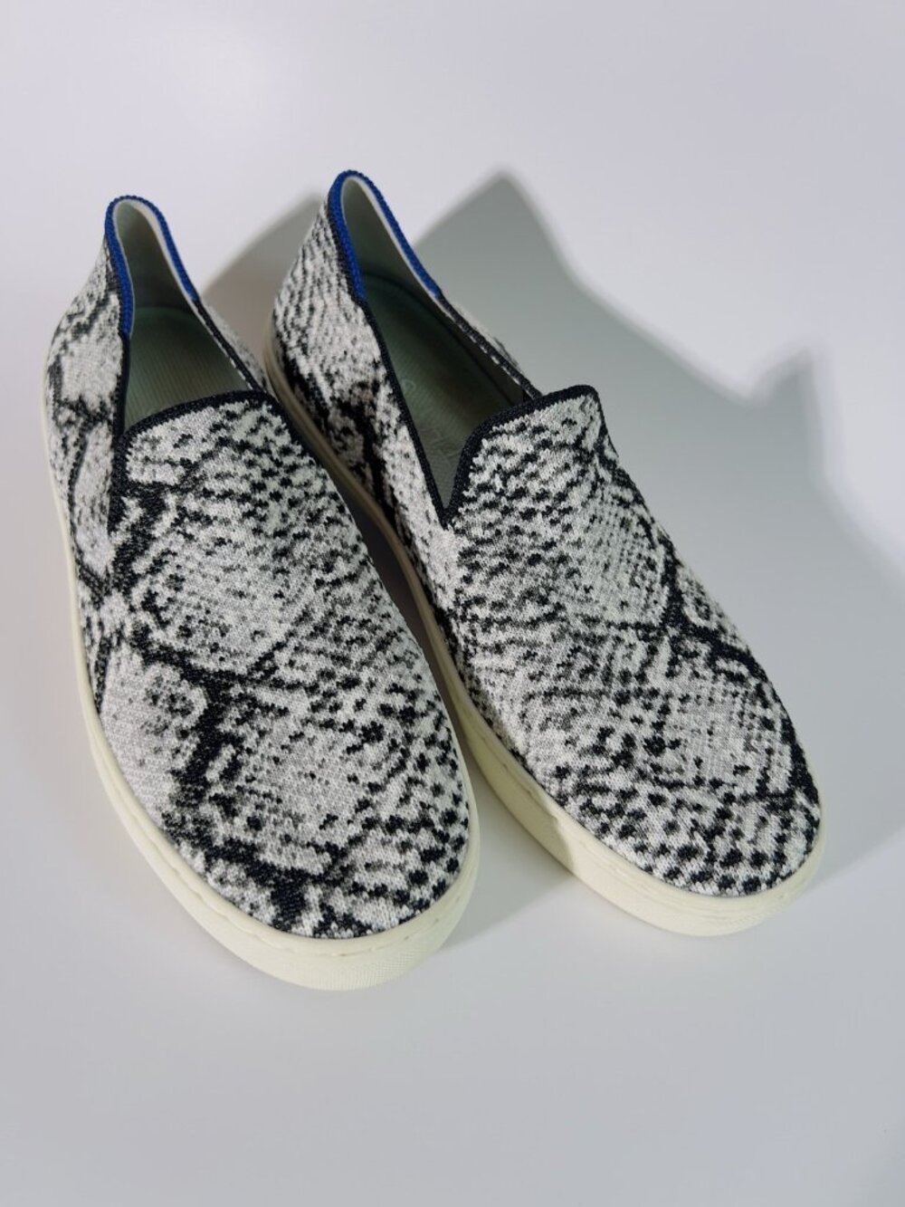 Rothy’s Women’s Slip On Knit Loafers Snake Print Size 8 Comfort Shoes